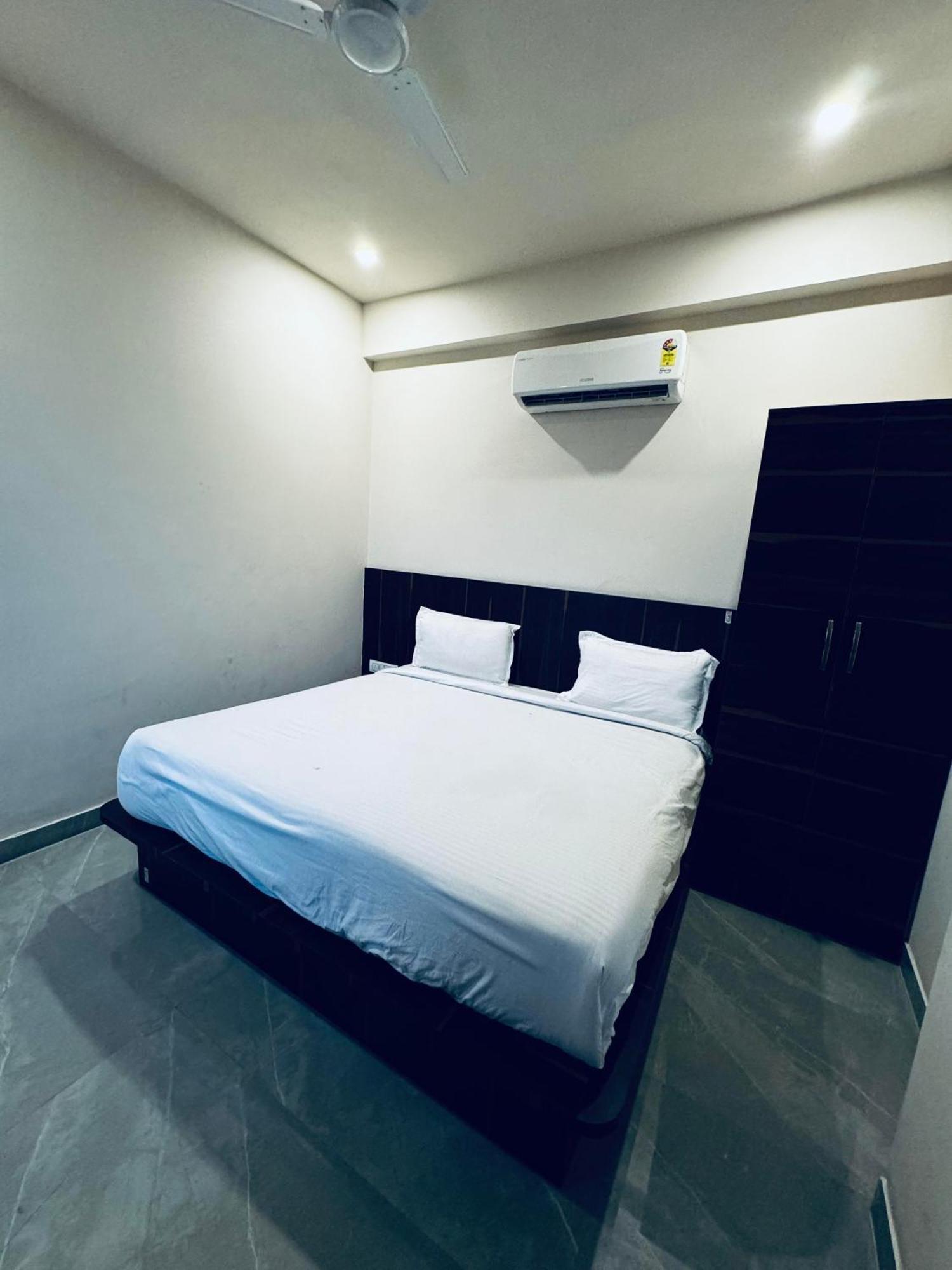 Hotel Karma Jaipur Luaran gambar