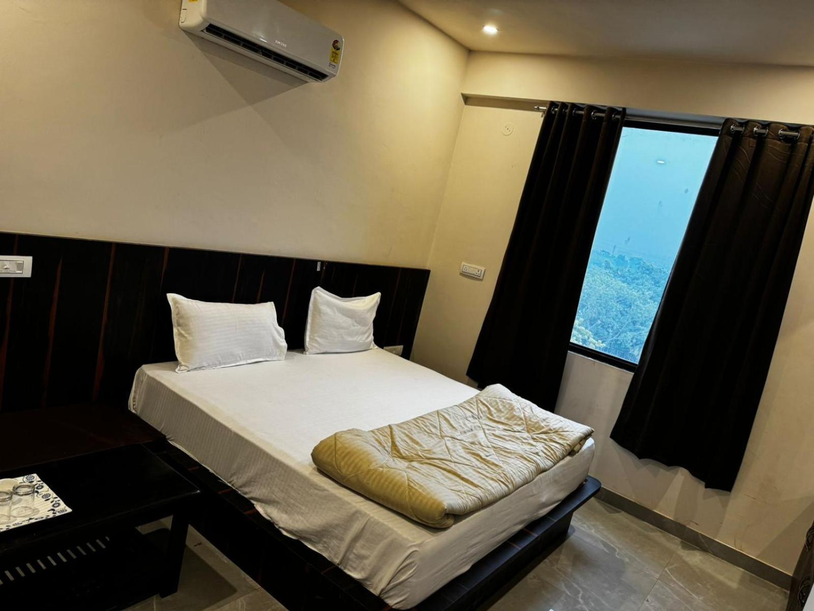 Hotel Karma Jaipur Luaran gambar