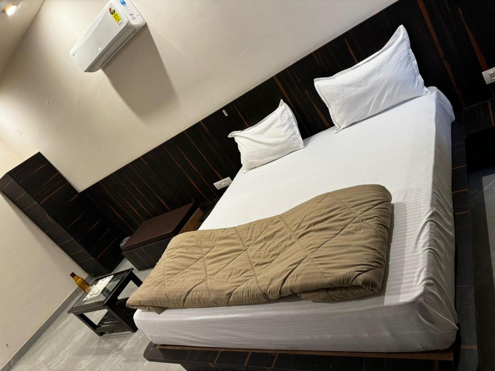 Hotel Karma Jaipur Luaran gambar